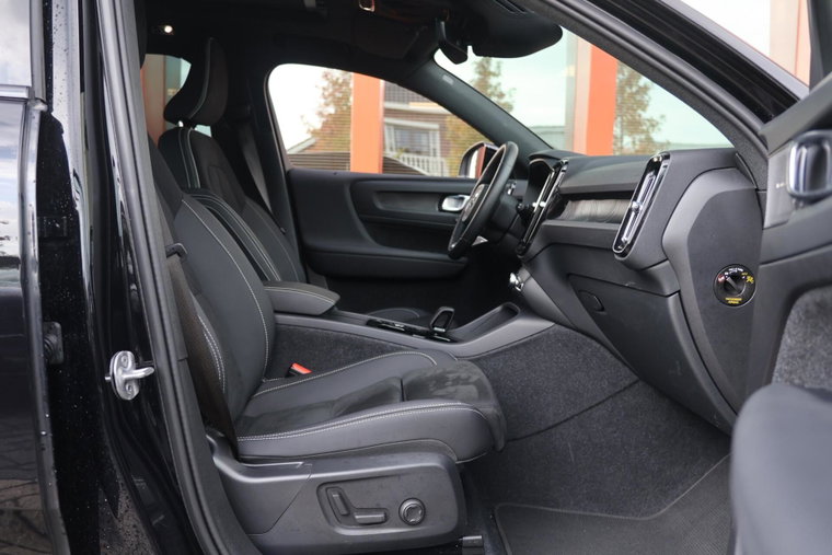 Vehicle Image 28