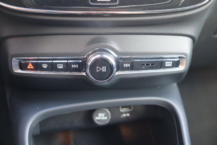 Vehicle Image 38