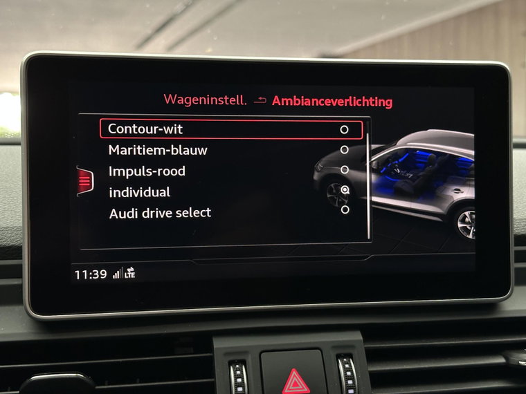 Vehicle Image 32