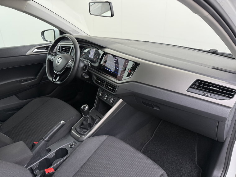 Vehicle Image 32