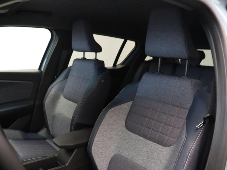 Vehicle Image 37