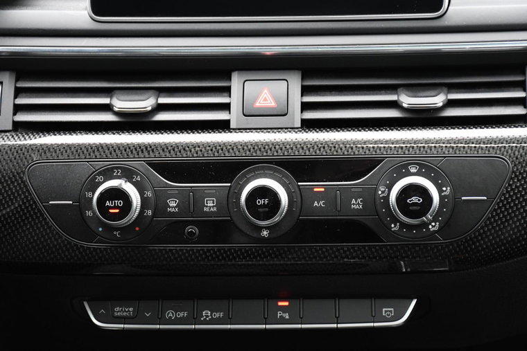 Vehicle Image 26