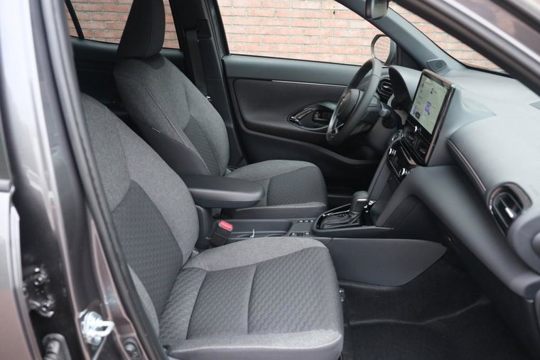 Vehicle Image 6