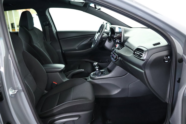 Vehicle Image 12