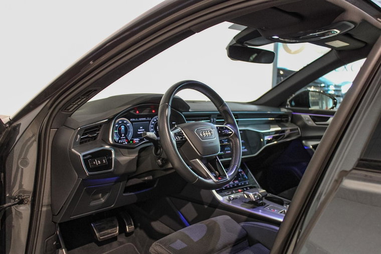 Vehicle Image 10