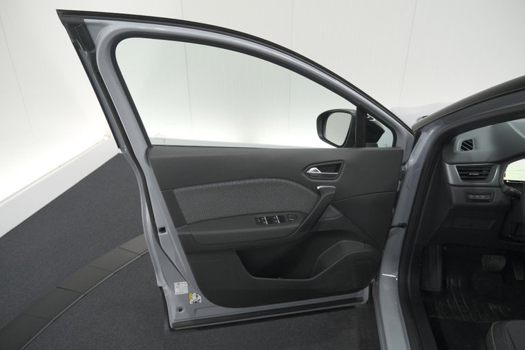 Vehicle Image 24