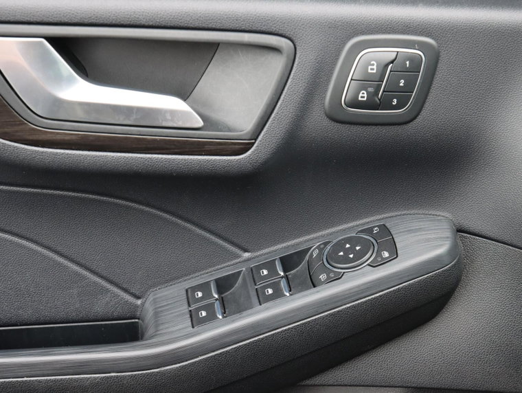 Vehicle Image 40