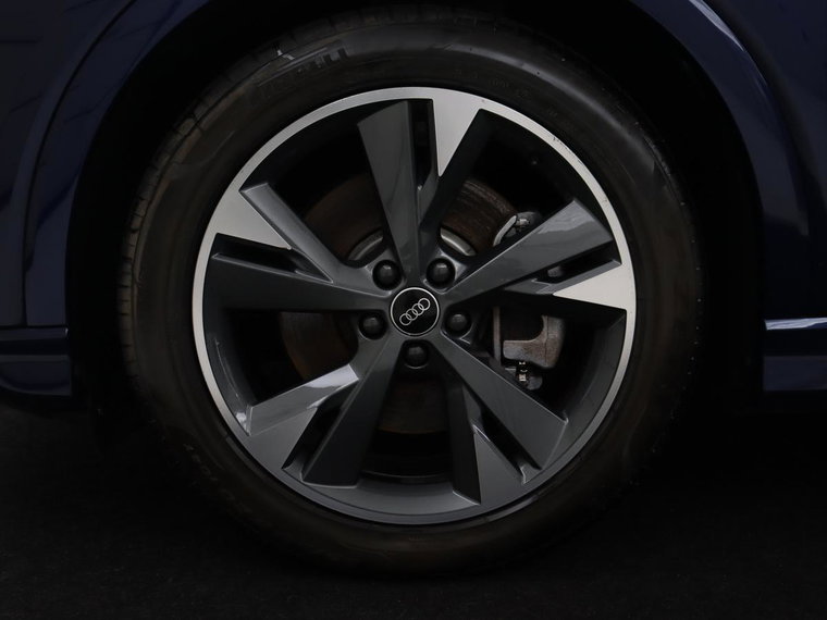 Vehicle Image 38