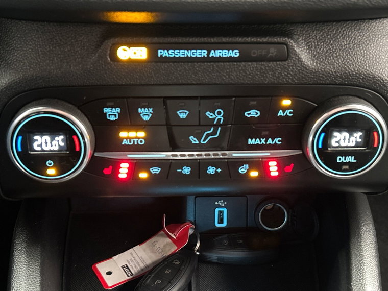 Vehicle Image 38