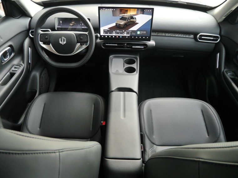 Vehicle Image 12