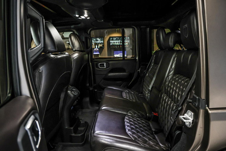 Vehicle Image 12
