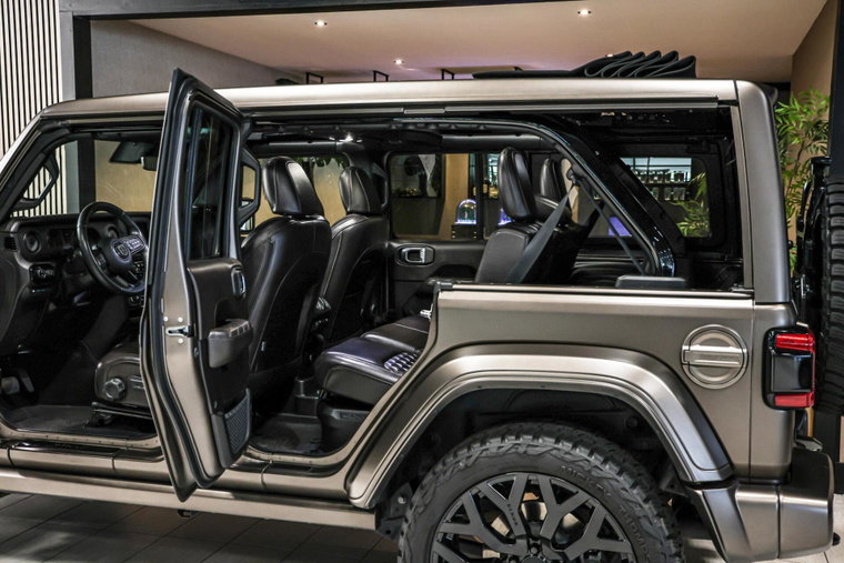 Vehicle Image 16