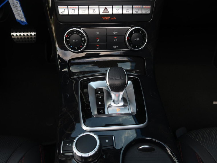 Vehicle Image 25