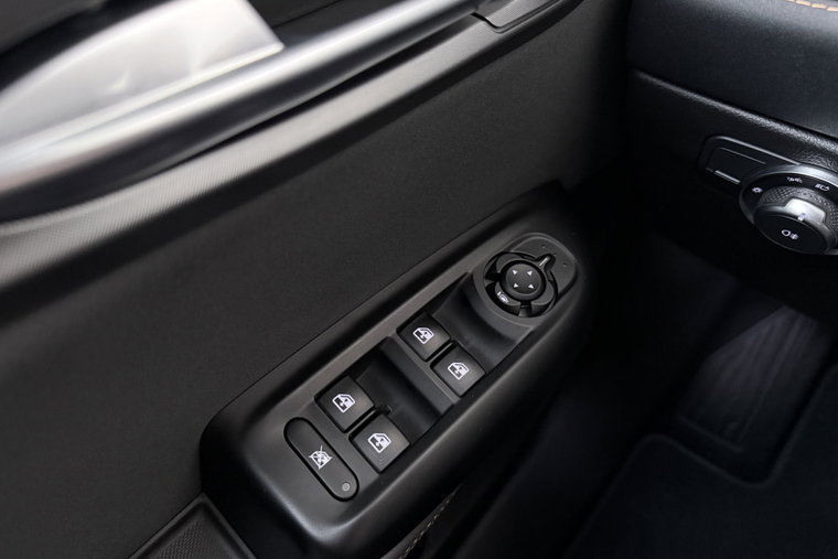 Vehicle Image 16