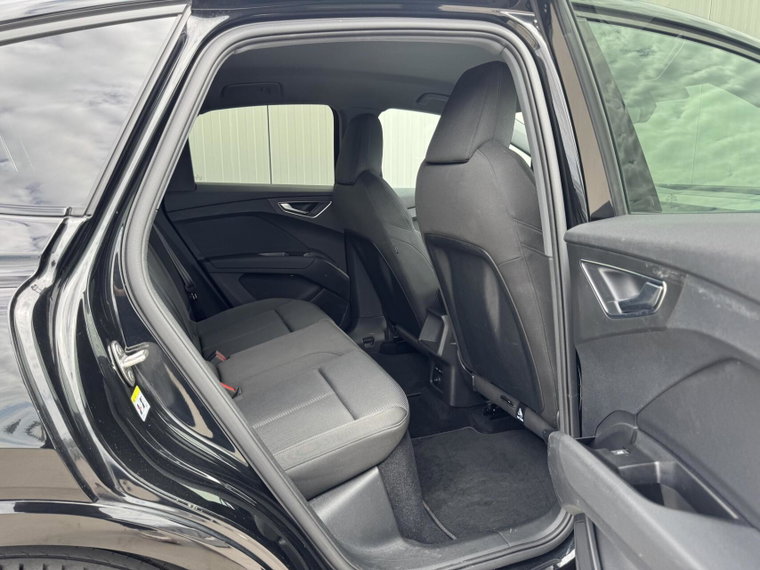 Vehicle Image 39