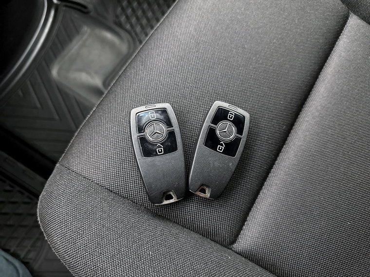 Vehicle Image 24