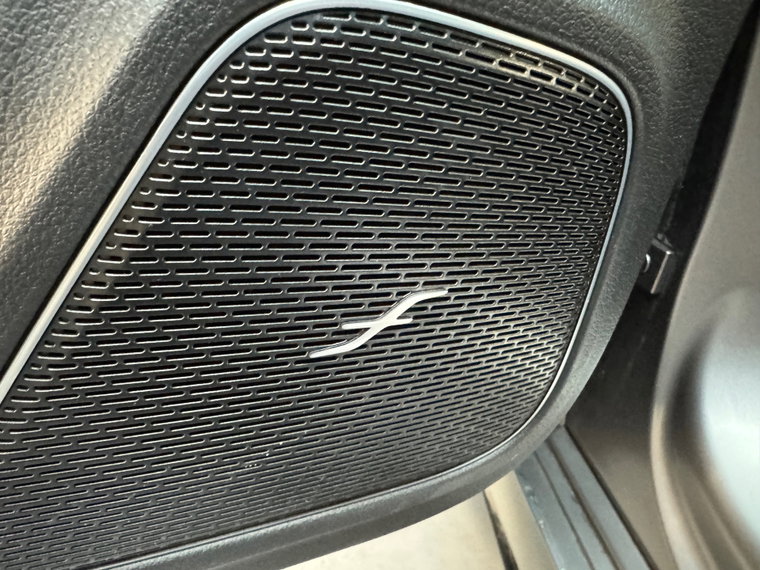 Vehicle Image 38
