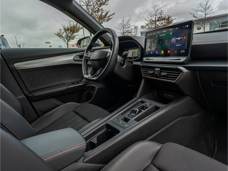 Vehicle Image 32