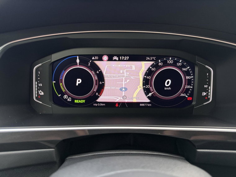 Vehicle Image 32