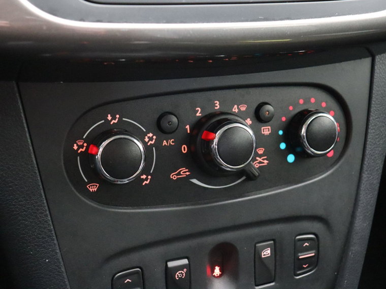 Vehicle Image 27