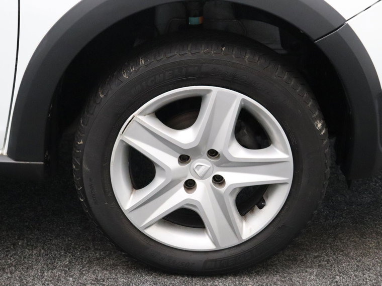 Vehicle Image 35