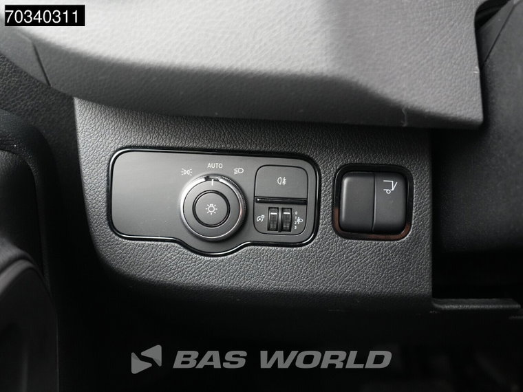 Vehicle Image 42