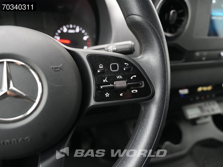 Vehicle Image 45