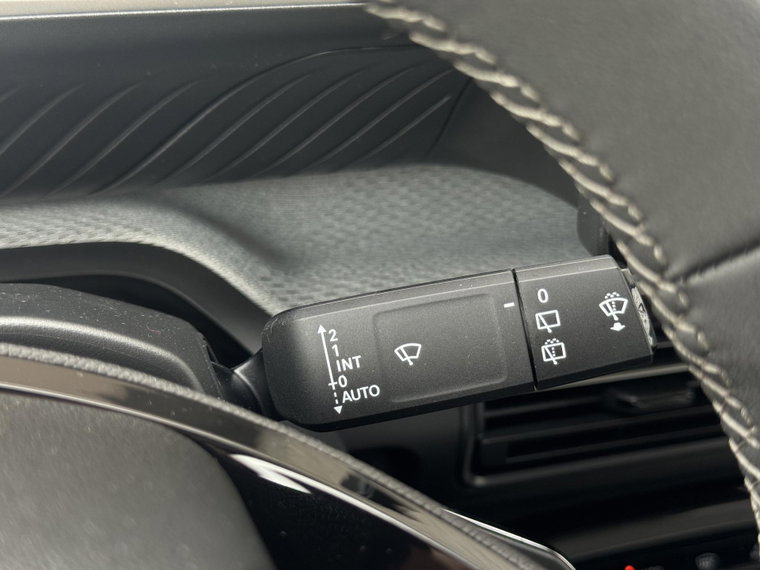 Vehicle Image 28