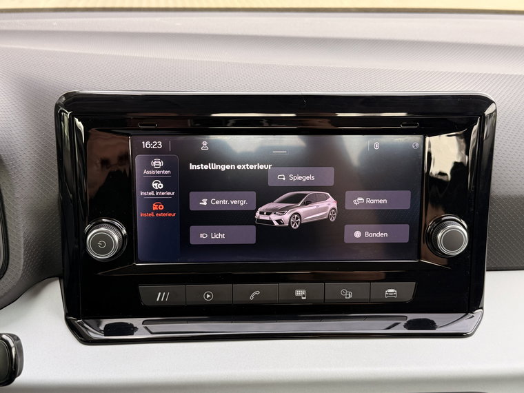 Vehicle Image 35