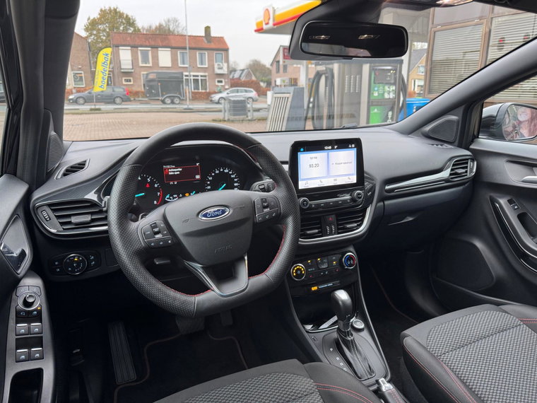 Vehicle Image 16