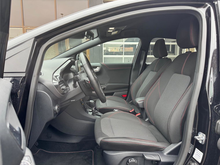 Vehicle Image 17