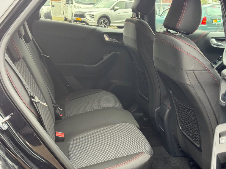 Vehicle Image 31