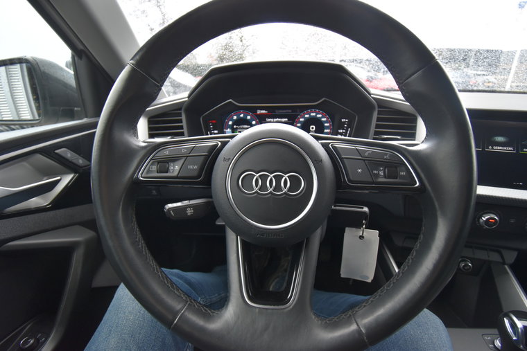 Vehicle Image 36