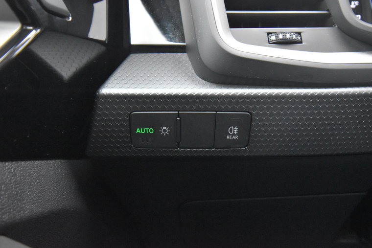 Vehicle Image 38