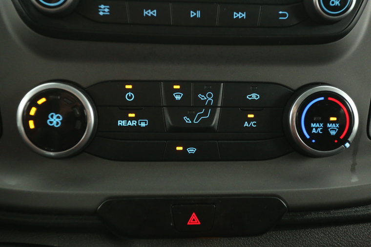 Vehicle Image 24