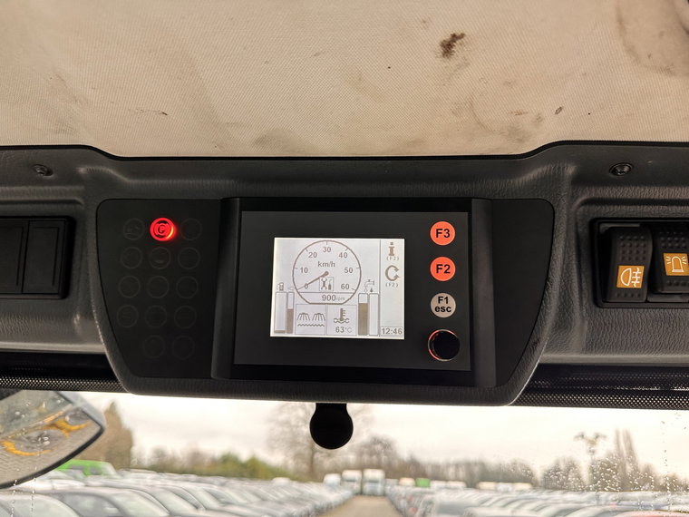 Vehicle Image 25
