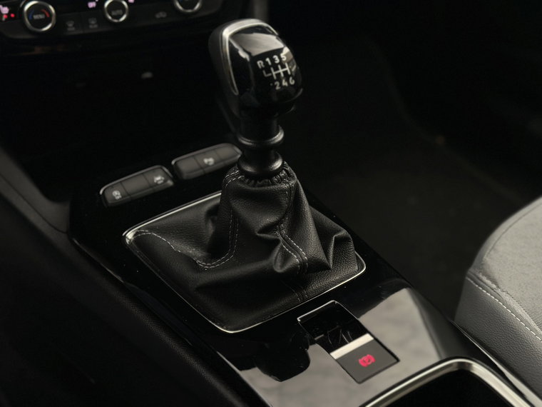 Vehicle Image 24