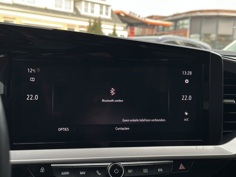 Vehicle Image 32