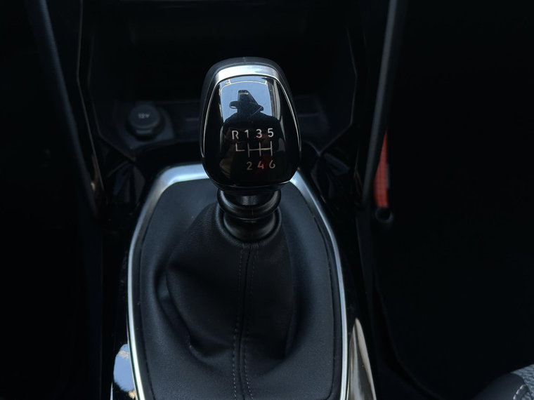 Vehicle Image 22