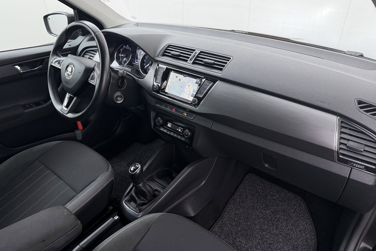 Vehicle Image 15