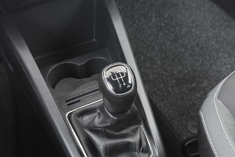 Vehicle Image 32