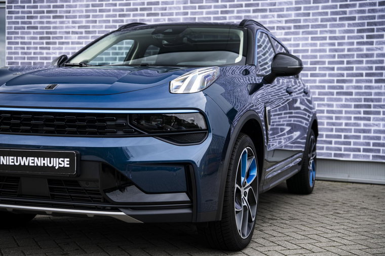 Vehicle Image 32
